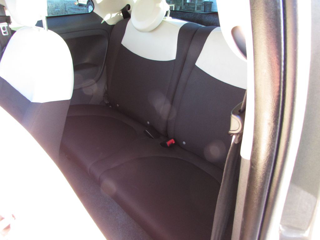 2014 FIAT 500 Image 9