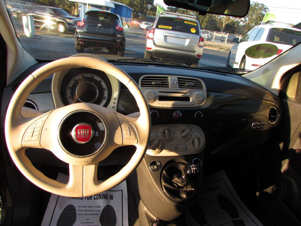 2014 FIAT 500 Image 10
