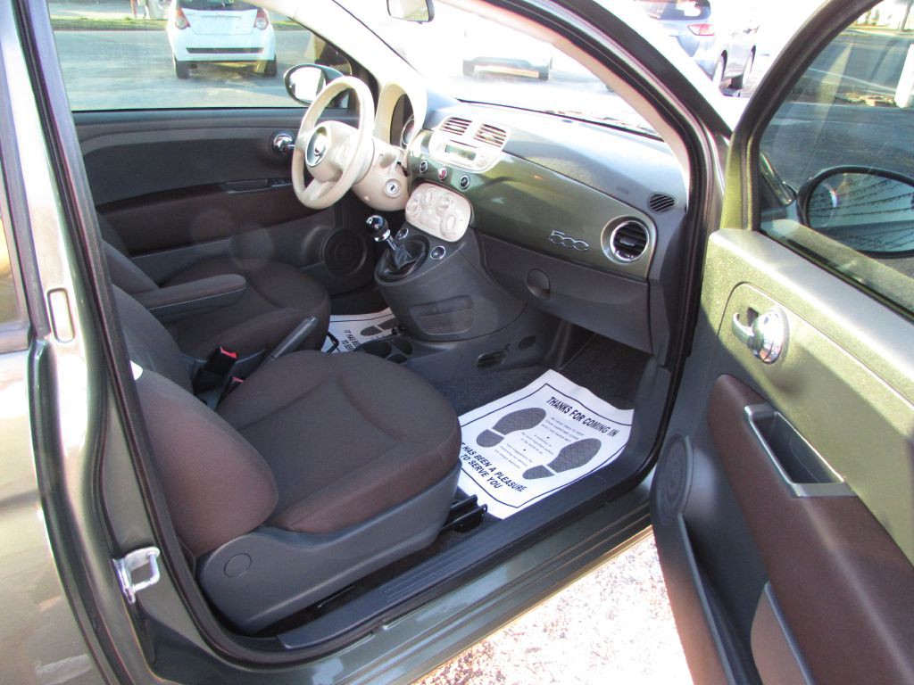 2014 FIAT 500 Image 16