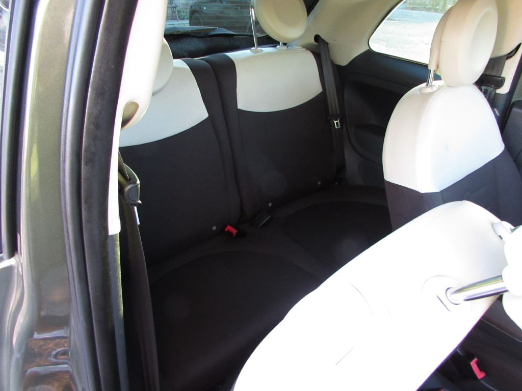 2014 FIAT 500 Image 18
