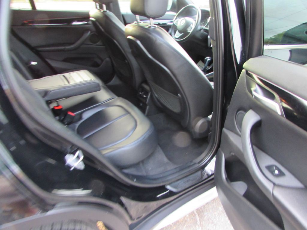 2017 BMW X1 Image 16