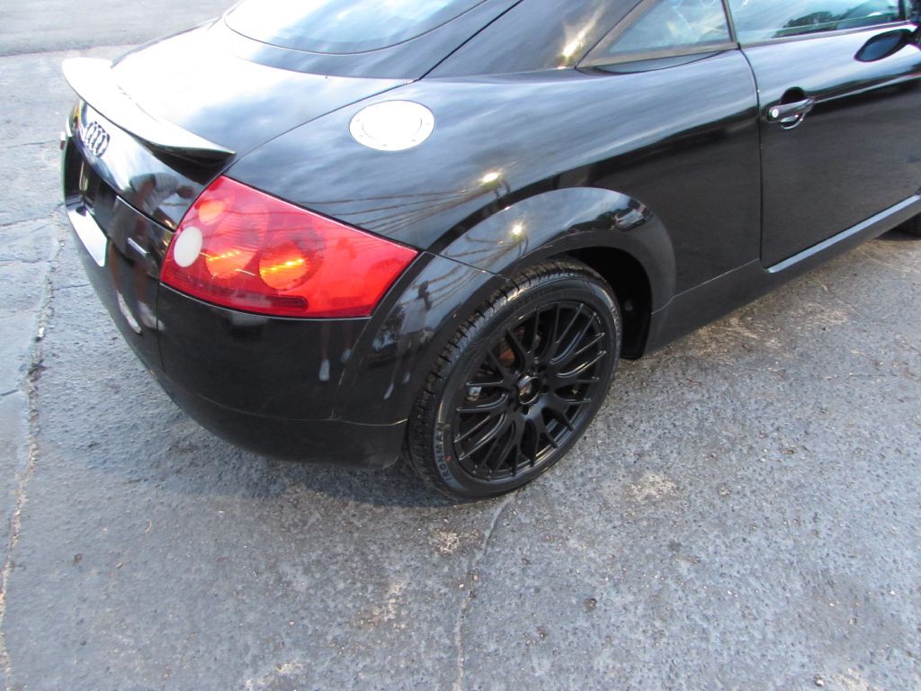 2000 Audi TT Image 14