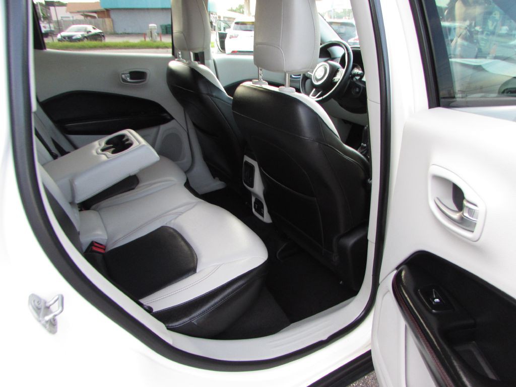 2018 Jeep Compass Image 15