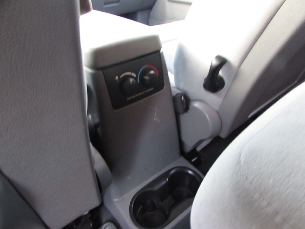 2005 Dodge Durango Image 7