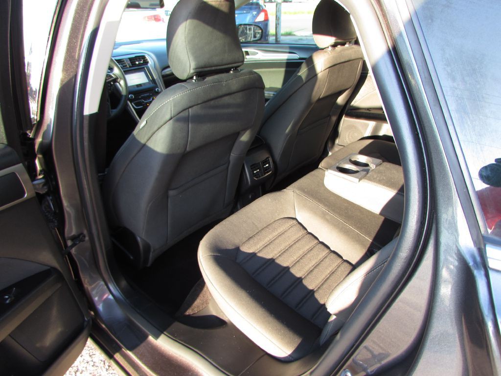 2017 Ford Fusion Image 7