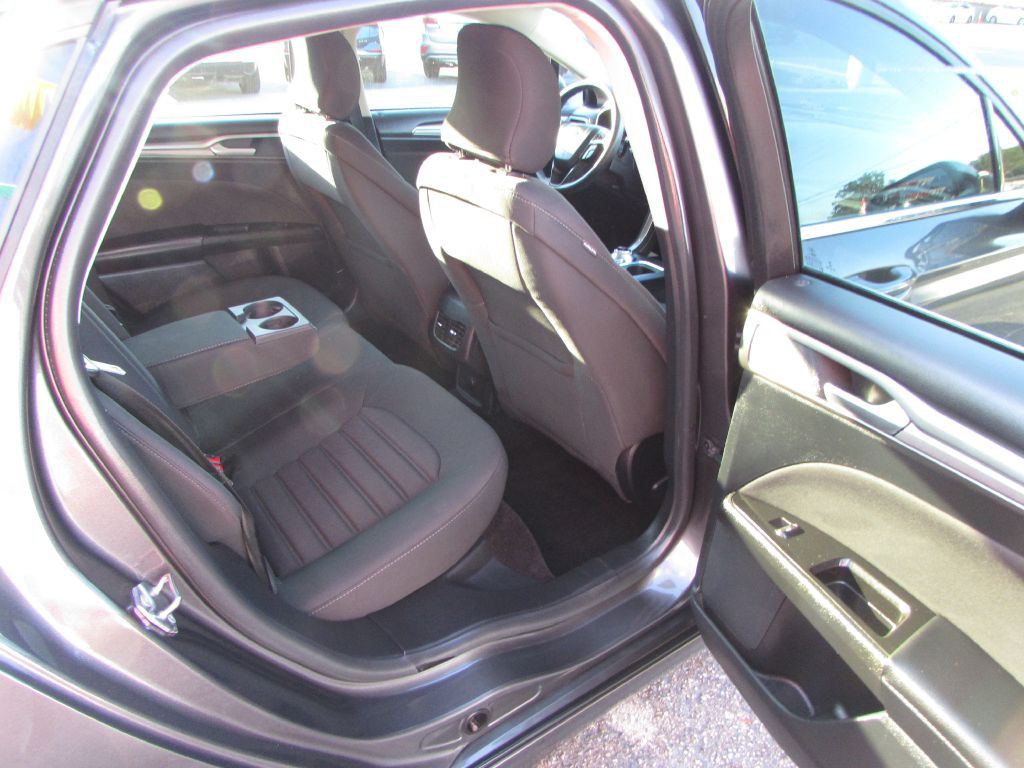 2017 Ford Fusion Image 15