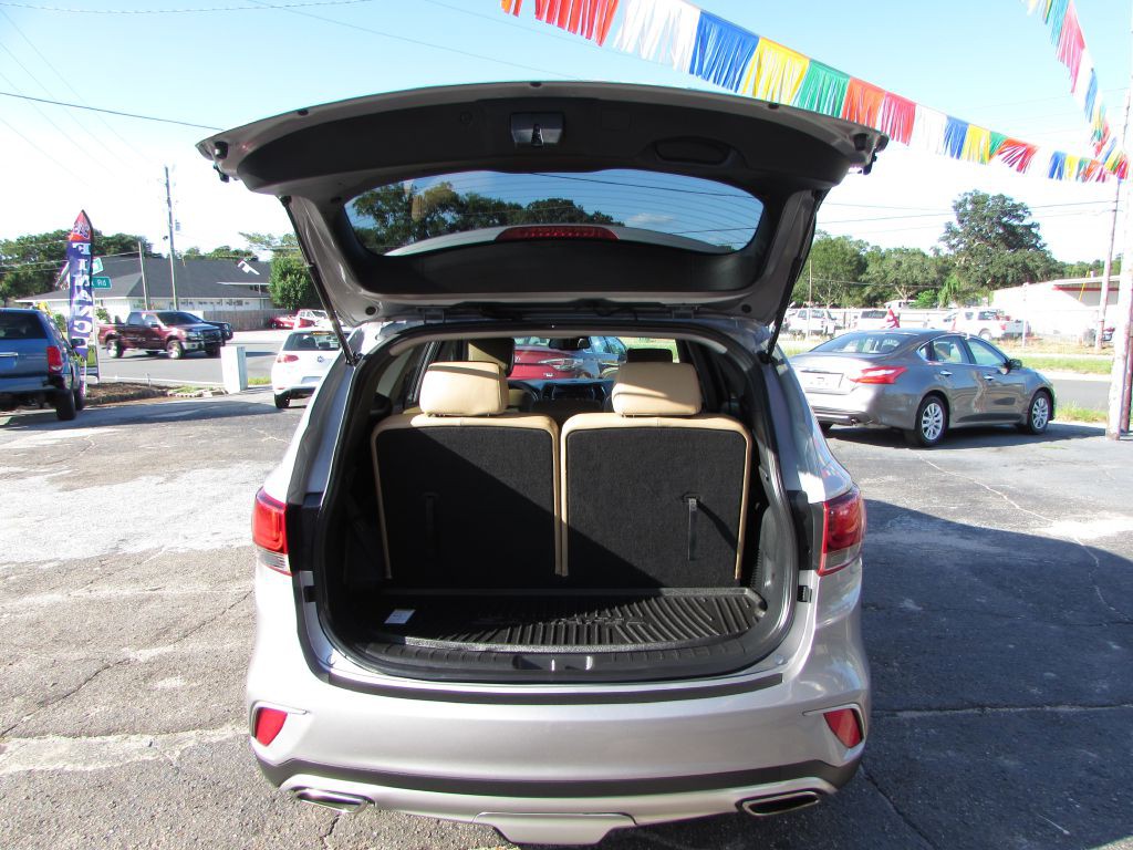 2017 Hyundai Santa Fe Image 13