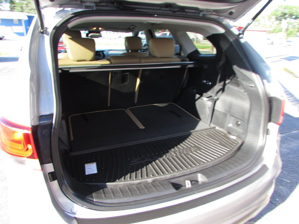 2017 Hyundai Santa Fe Image 17