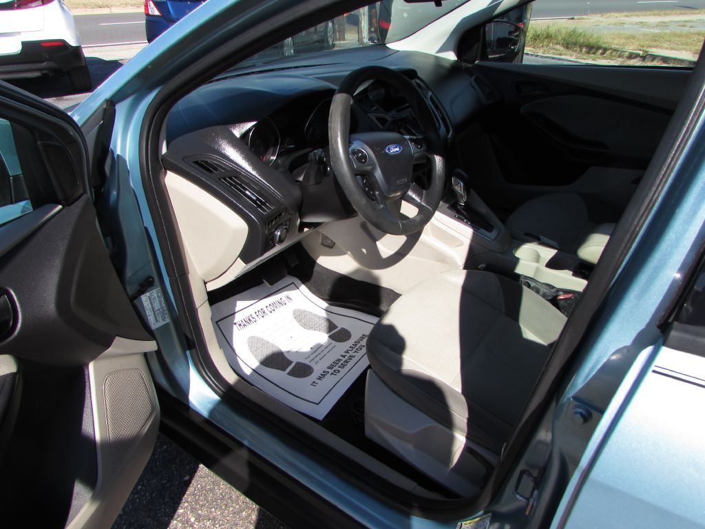 2012 Ford Focus Image 6