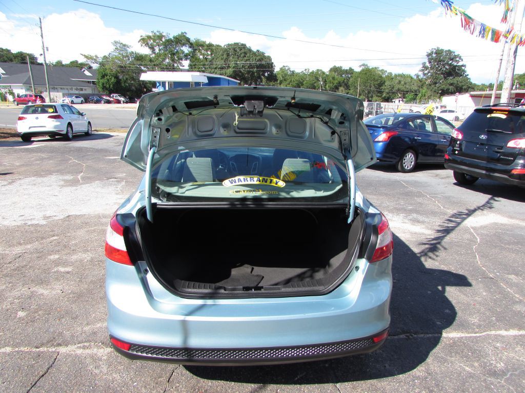 2012 Ford Focus Image 9