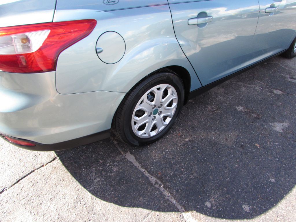2012 Ford Focus Image 11