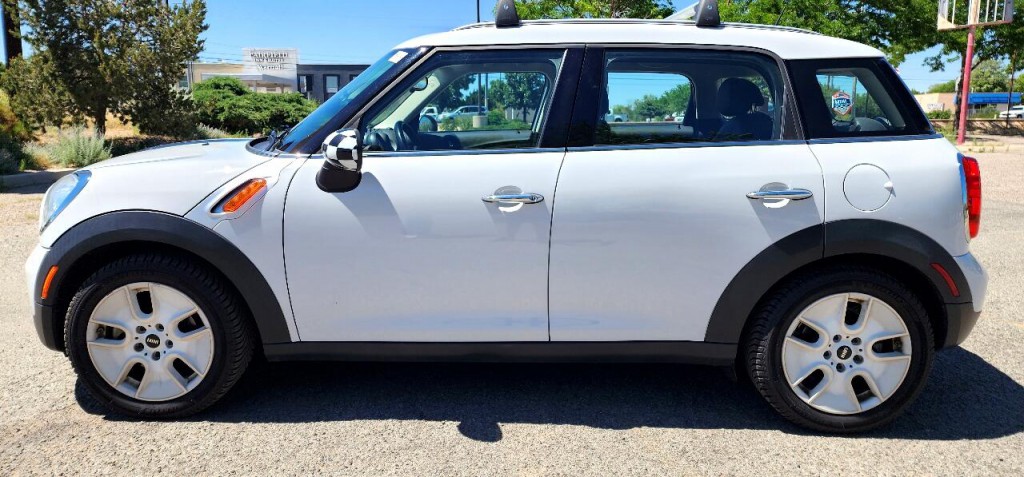 2012 MINI Countryman Image 2