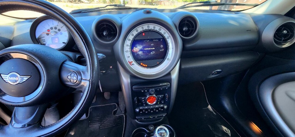 2012 MINI Countryman Image 8