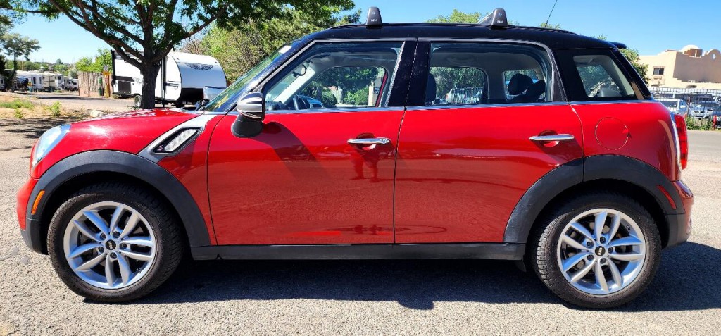2014 MINI Countryman Image 2