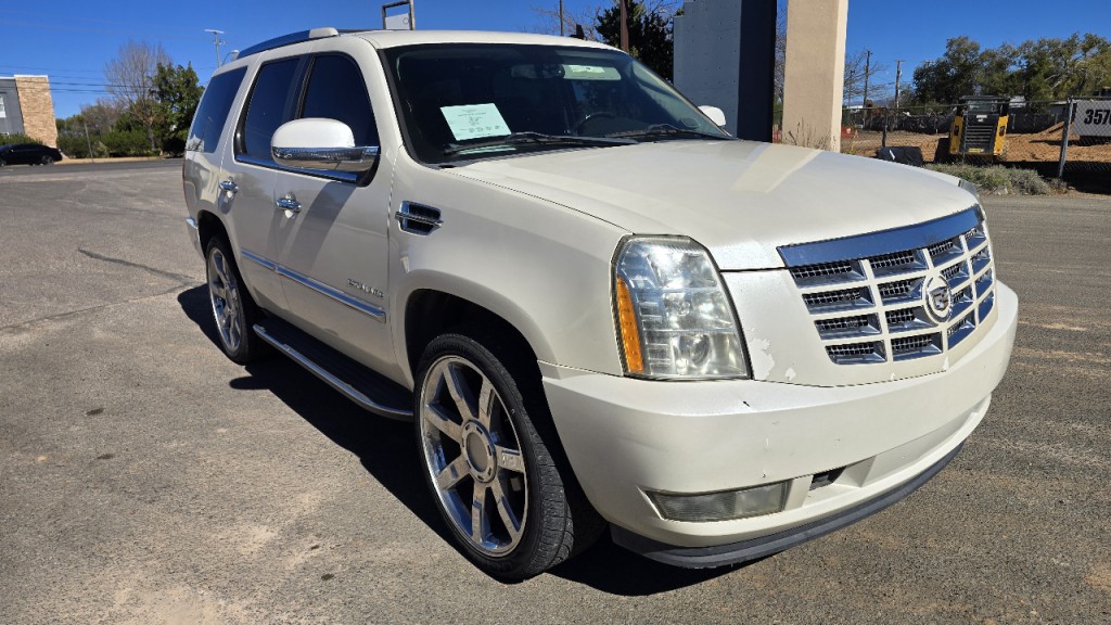 2010 Cadillac Escalade Image 5