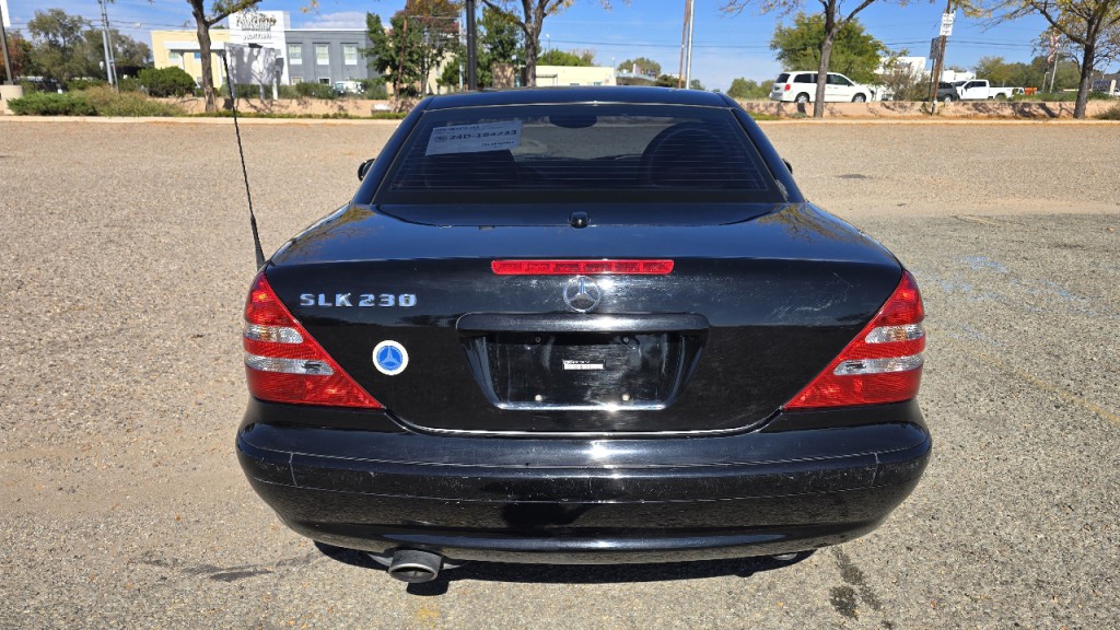 2001 Mercedes-Benz SLK-Class Image 3