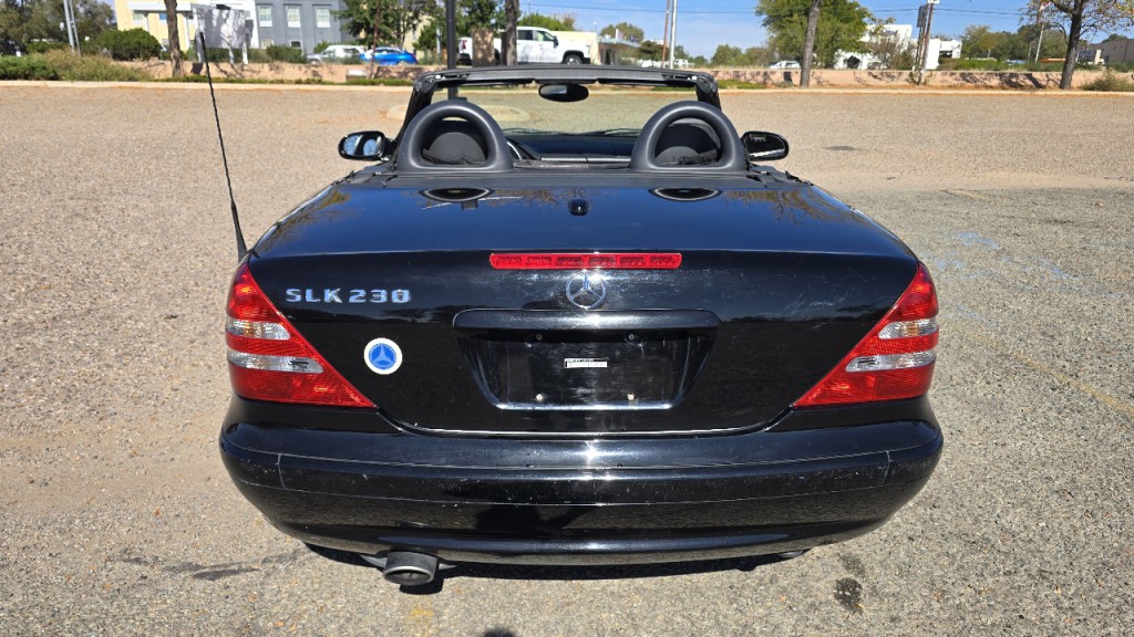 2001 Mercedes-Benz SLK-Class Image 9