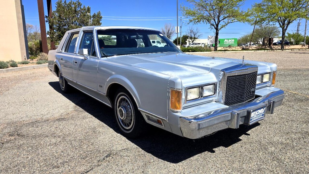 1989 Lincoln Town Car Image 5