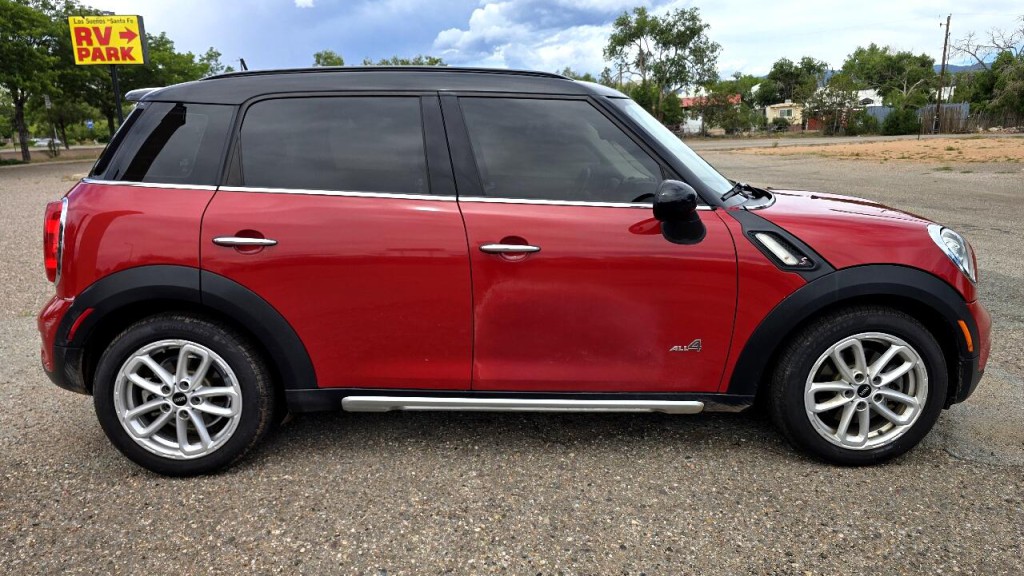 2015 MINI Countryman Image 4