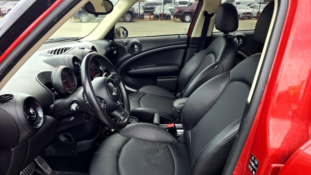 2015 MINI Countryman Image 9