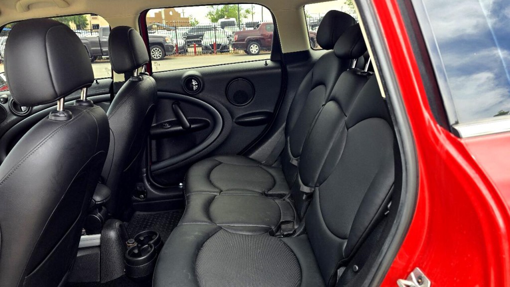 2015 MINI Countryman Image 10