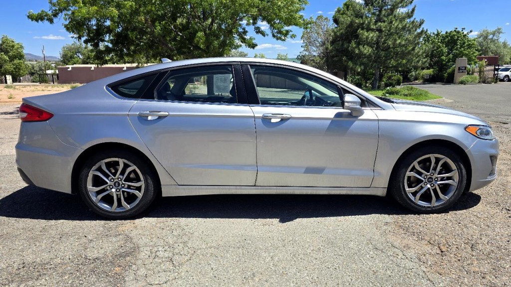 2020 Ford Fusion Image 4