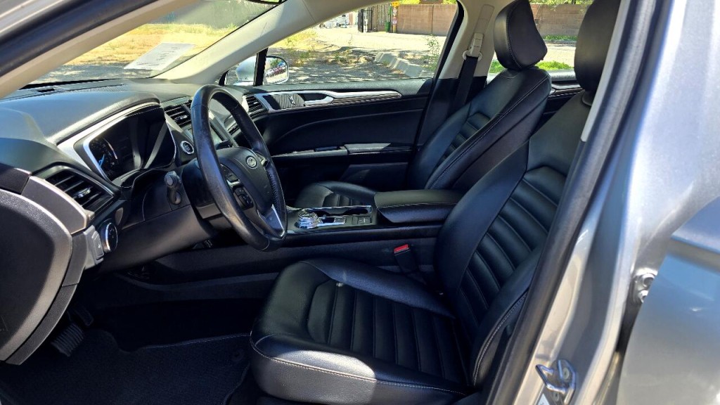 2020 Ford Fusion Image 9