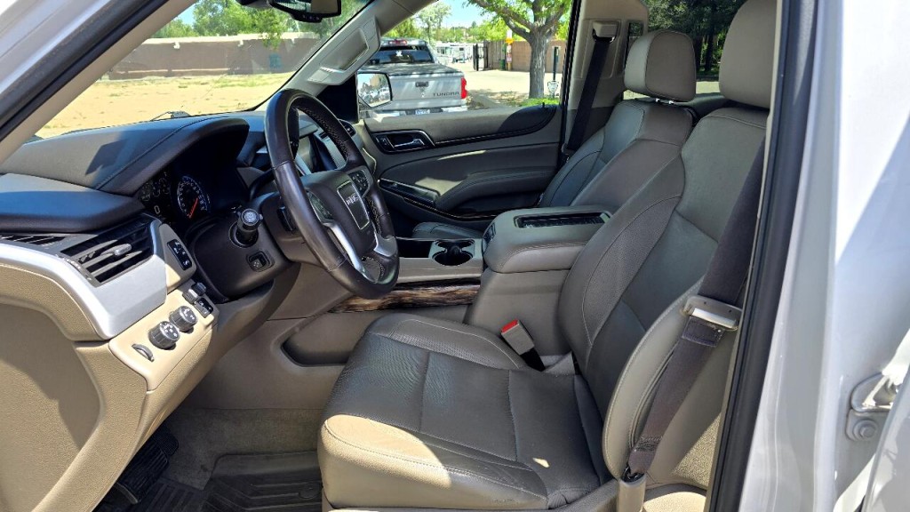 2017 GMC Yukon Image 9