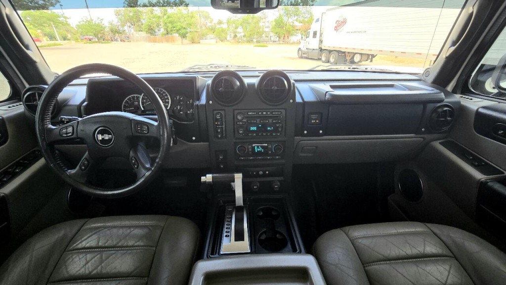 2005 HUMMER H2 Image 8
