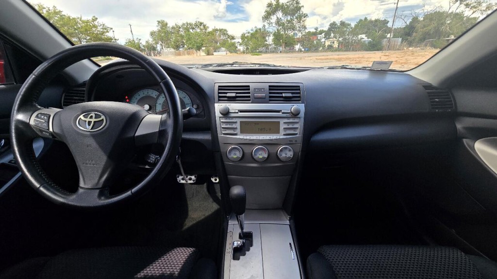 2010 Toyota Camry Image 8