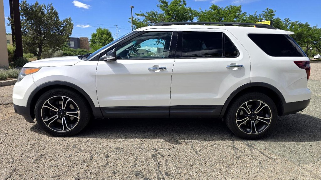 2014 Ford Explorer Image 2