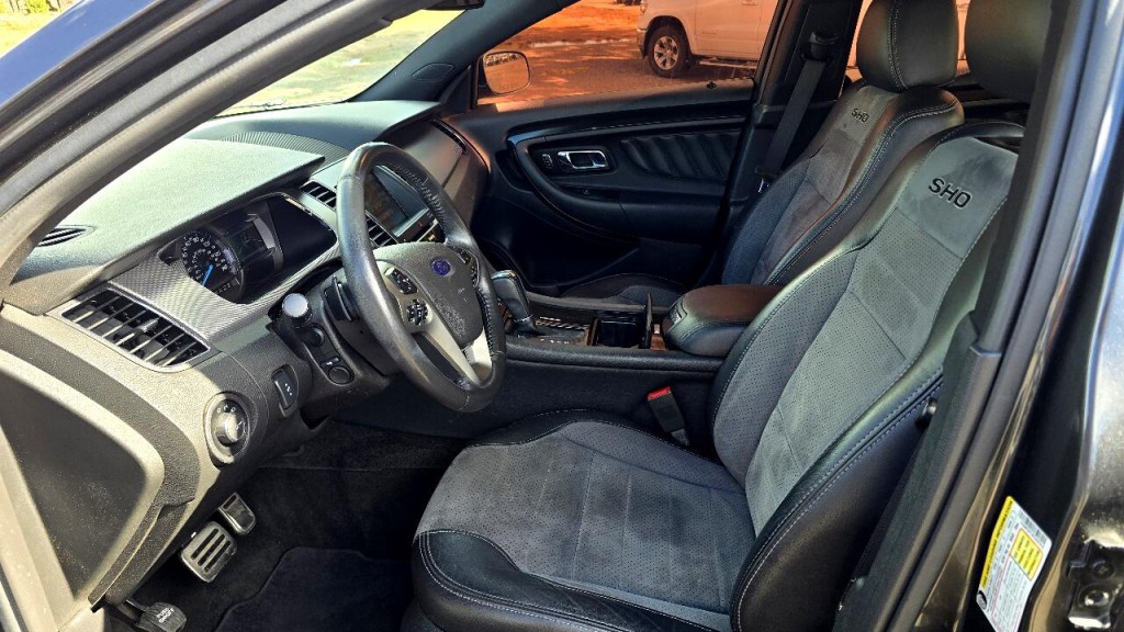 2015 Ford Taurus Image 9