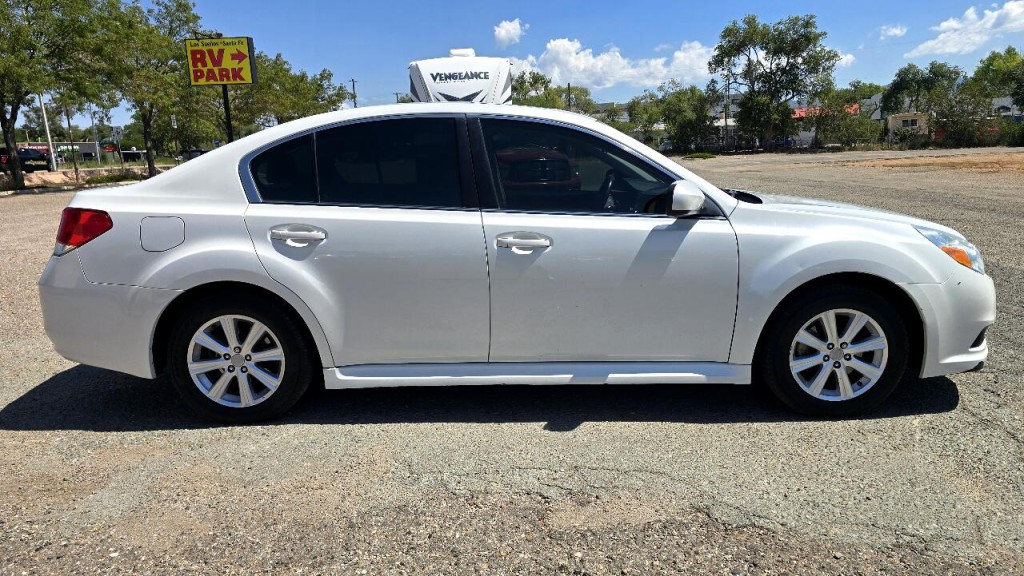 2011 Subaru Legacy Image 4