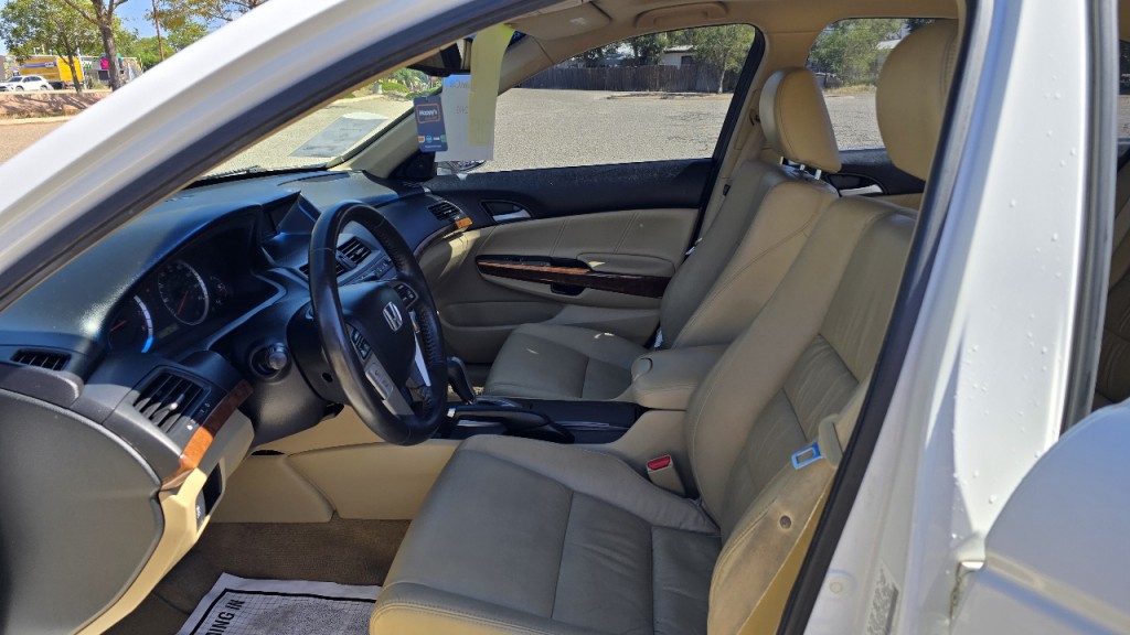 2011 Honda Accord Image 9