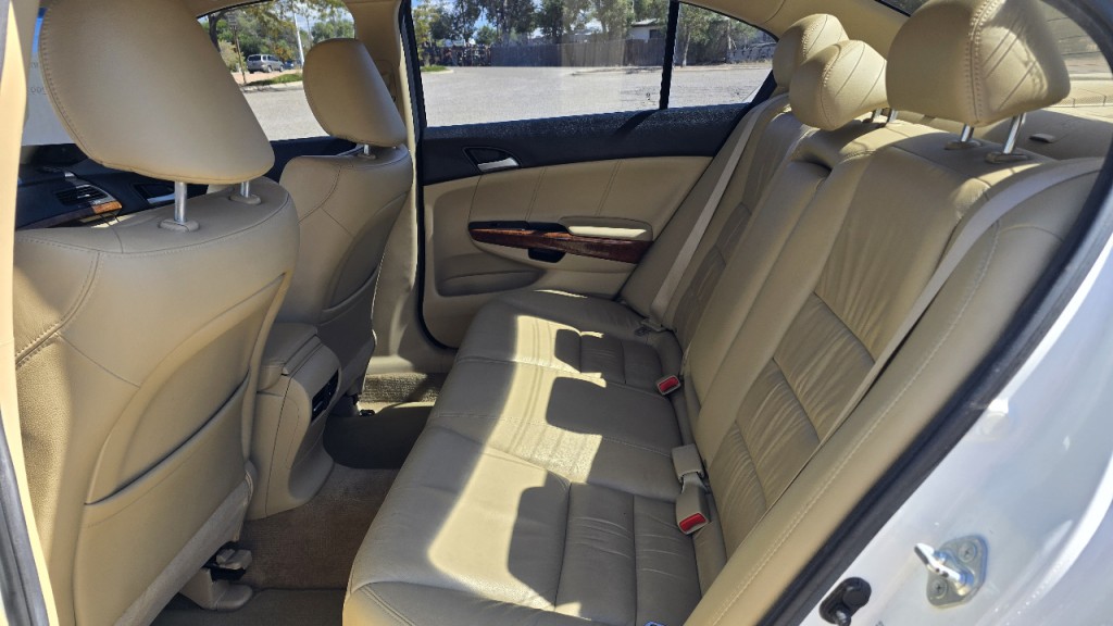 2011 Honda Accord Image 10