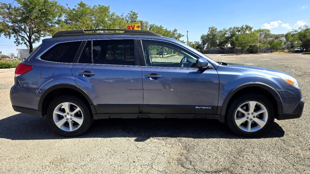 2013 Subaru Outback Image 4