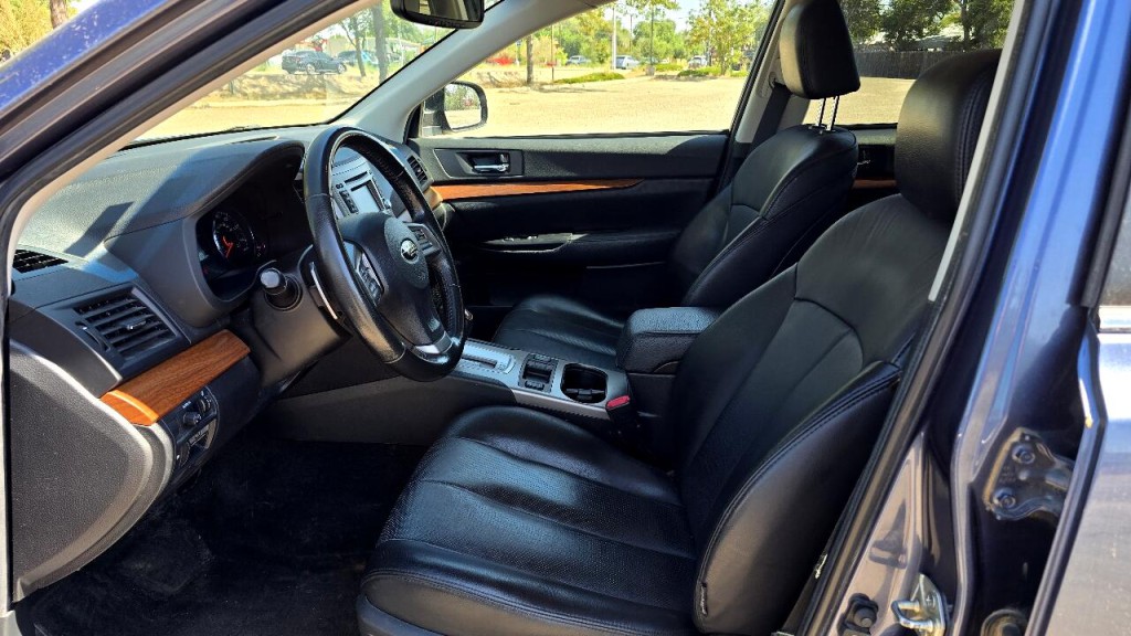 2013 Subaru Outback Image 9