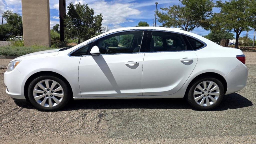 2015 Buick Verano Image 2