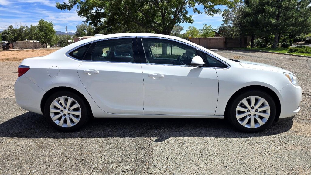 2015 Buick Verano Image 4
