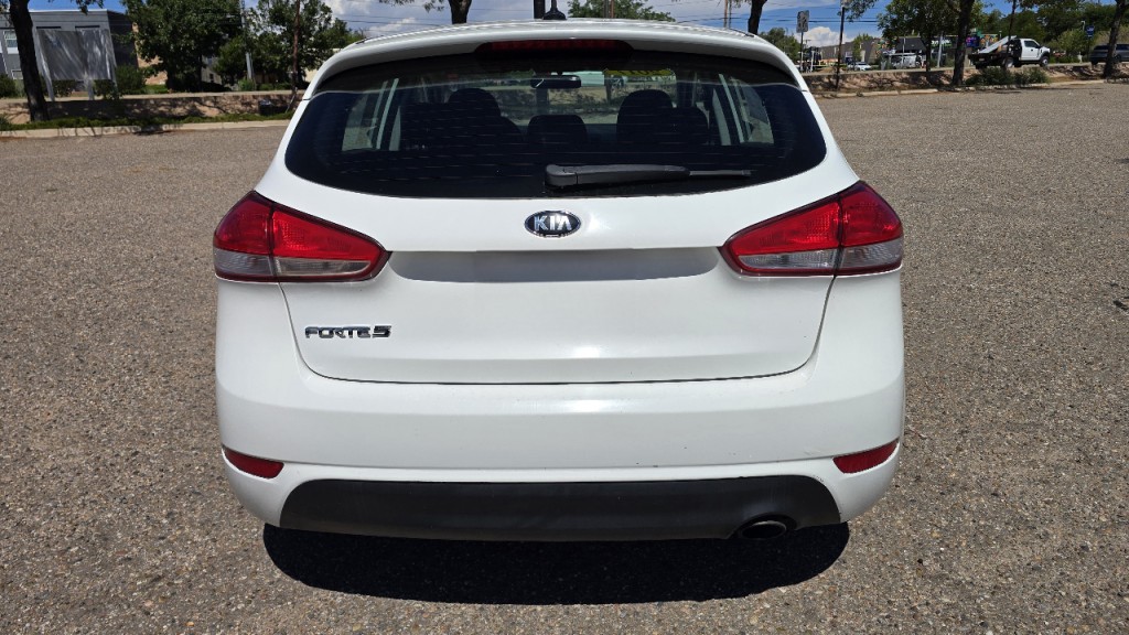 2017 Kia Forte Image 3