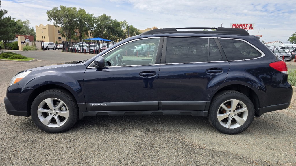 2013 Subaru Outback Image 2