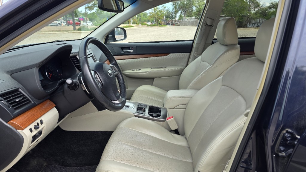 2013 Subaru Outback Image 9
