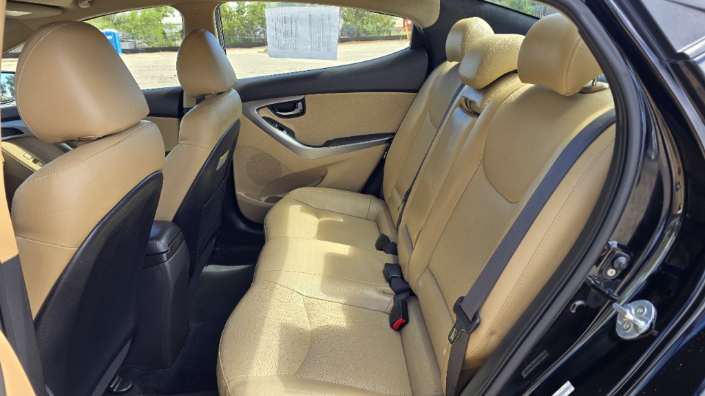 2012 Hyundai Elantra Image 10