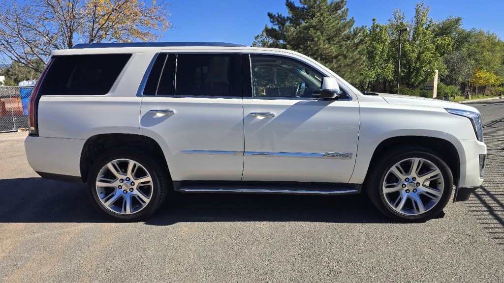 2015 Cadillac Escalade Image 4