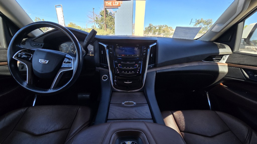 2015 Cadillac Escalade Image 8