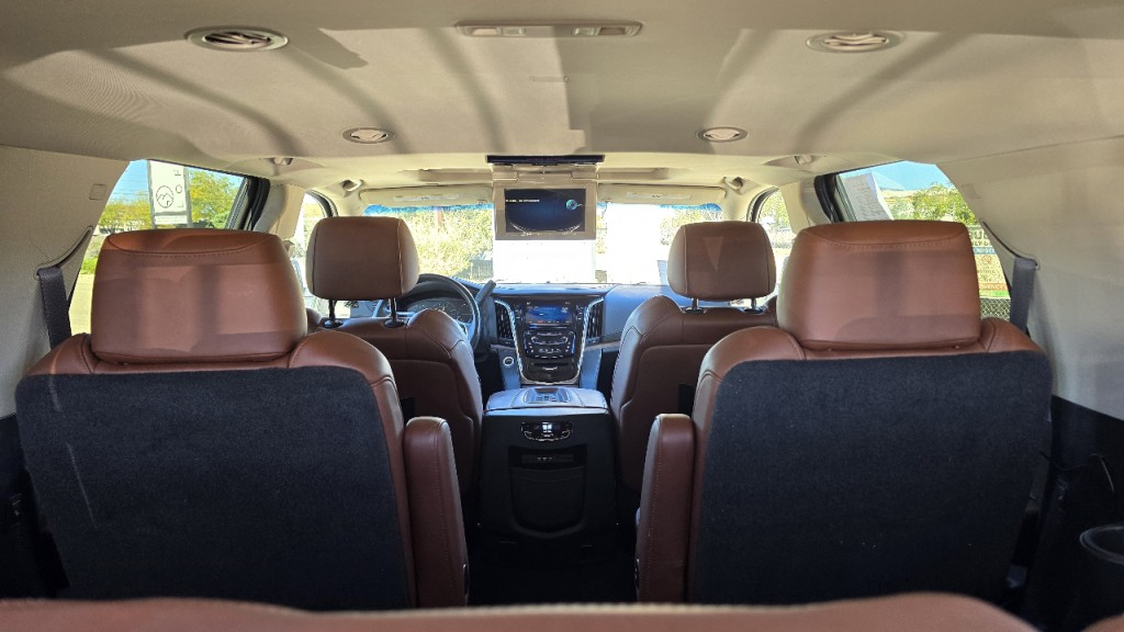 2015 Cadillac Escalade Image 9
