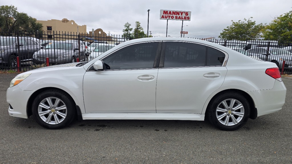2012 Subaru Legacy Image 2