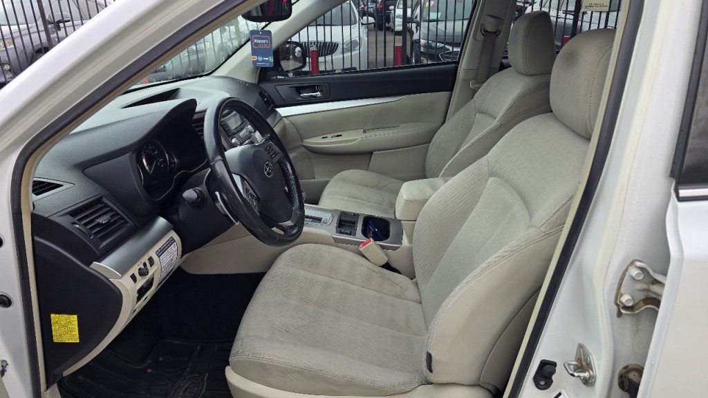 2012 Subaru Legacy Image 9