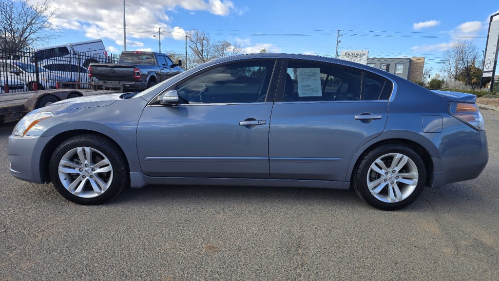 2010 Nissan Altima Image 2