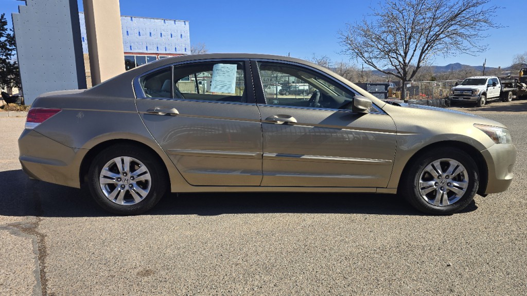 2010 Honda Accord Image 4